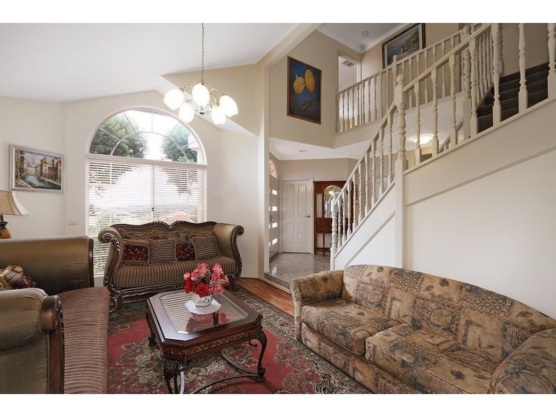 19 Vivienne Way, Berwick VIC 3806