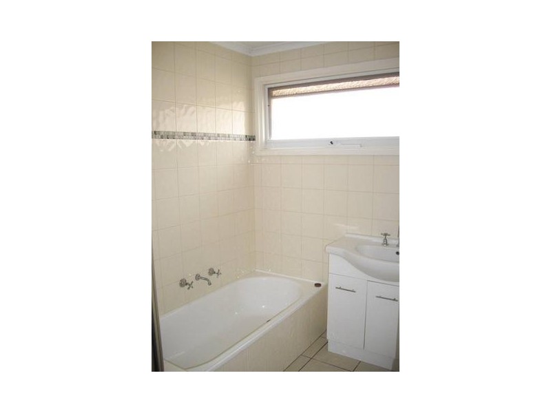 11 Calrossie Close, Endeavour Hills VIC 3802