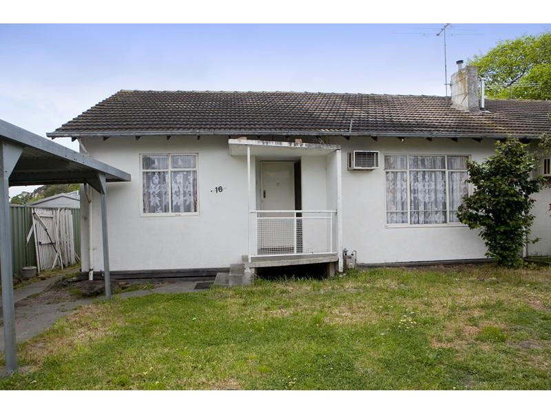 16 Oak Avenue, Doveton VIC 3177