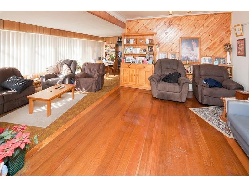 4 Koonalda Grove, Dandenong North VIC 3175