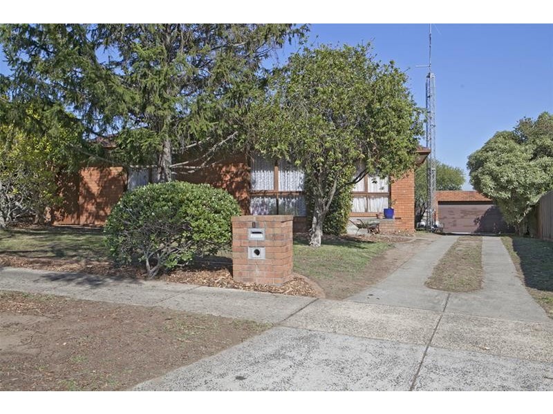 11 Endeavour Crescent, Endeavour Hills VIC 3802