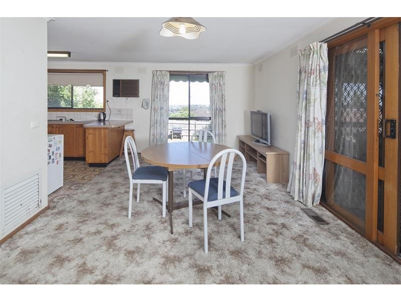 11 Endeavour Crescent, Endeavour Hills VIC 3802