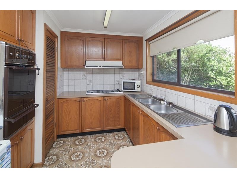 11 Endeavour Crescent, Endeavour Hills VIC 3802