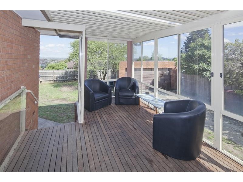 11 Endeavour Crescent, Endeavour Hills VIC 3802