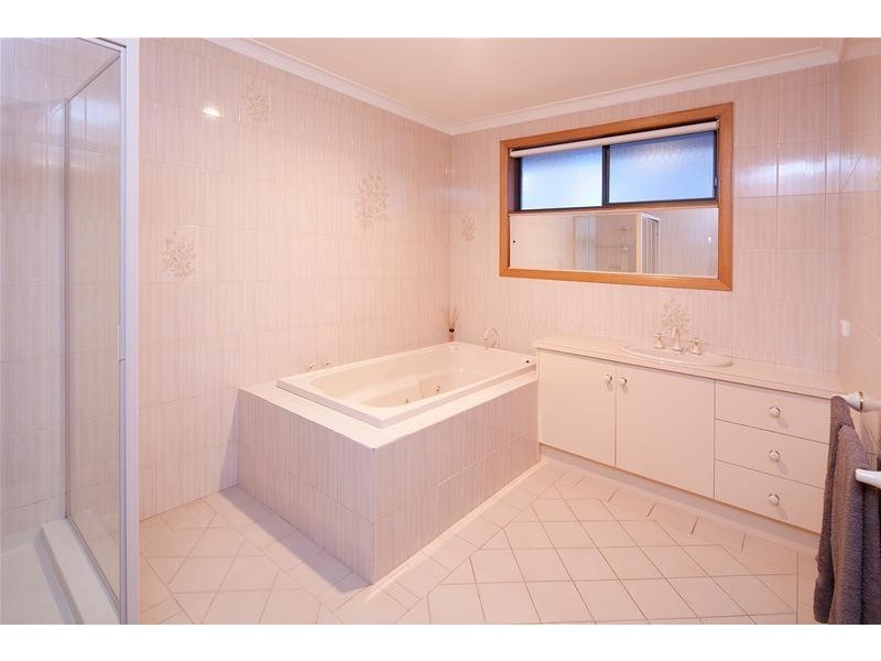 10 Cassin Court, Dandenong North VIC 3175