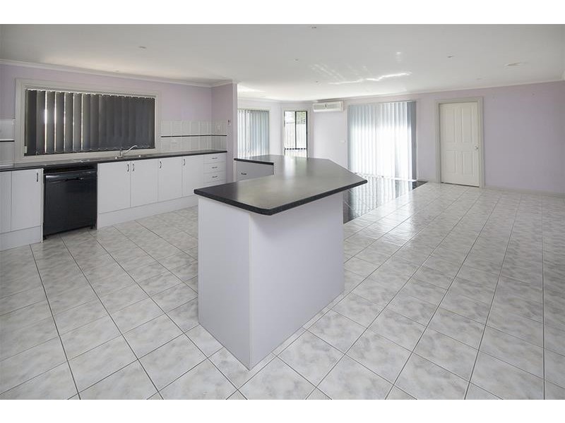 110 Reema Boulevard, Endeavour Hills VIC 3802