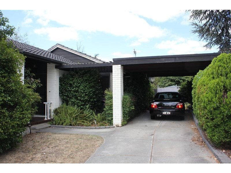 2 Albany Court, Endeavour Hills VIC 3802