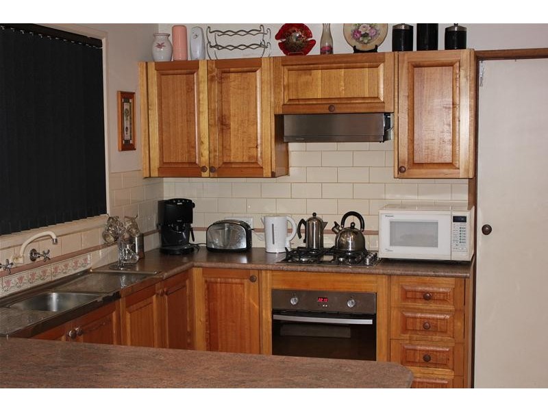 2 Albany Court, Endeavour Hills VIC 3802