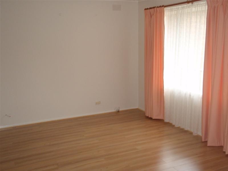 2/4 McKay Court, Dandenong North VIC 3175