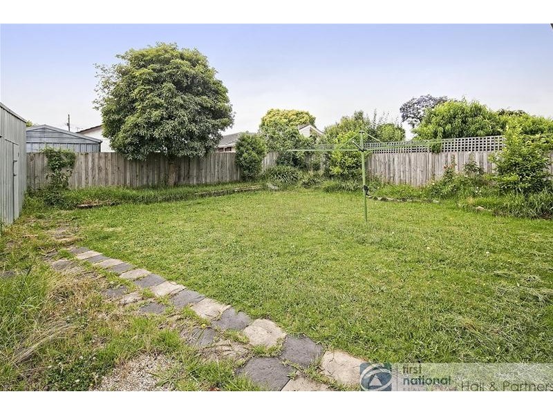 27 First Avenue, Dandenong North VIC 3175