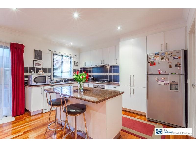 2/58 Oakwood Avenue, Dandenong North VIC 3175