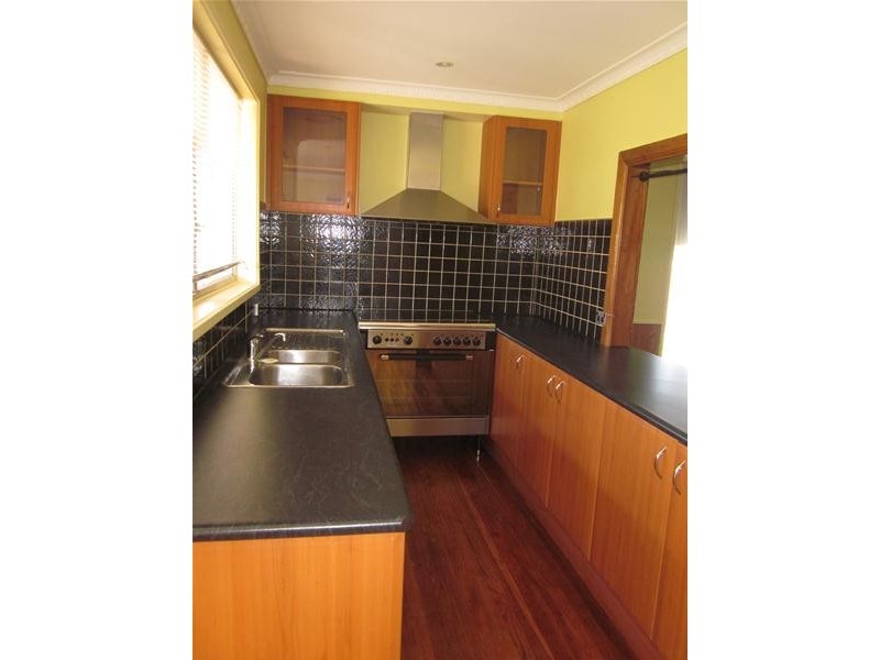 31 Amalfi Drive, Endeavour Hills VIC 3802