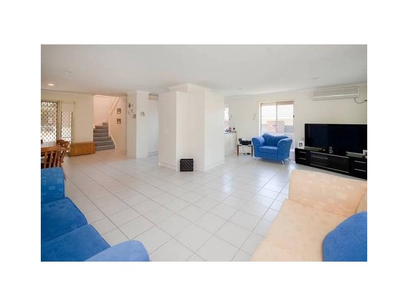 16 Hellyer Way, Endeavour Hills VIC 3802