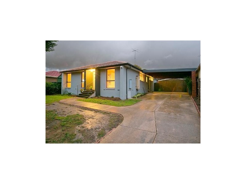 18 Matthew Flinders Avenue, Endeavour Hills VIC 3802