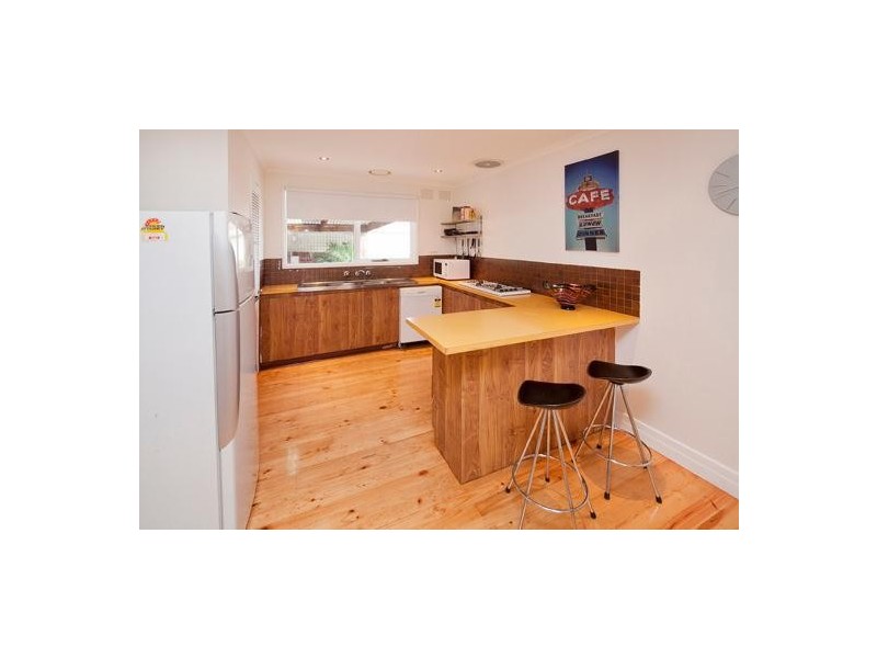 18 Matthew Flinders Avenue, Endeavour Hills VIC 3802