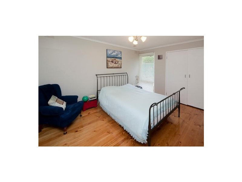 18 Matthew Flinders Avenue, Endeavour Hills VIC 3802