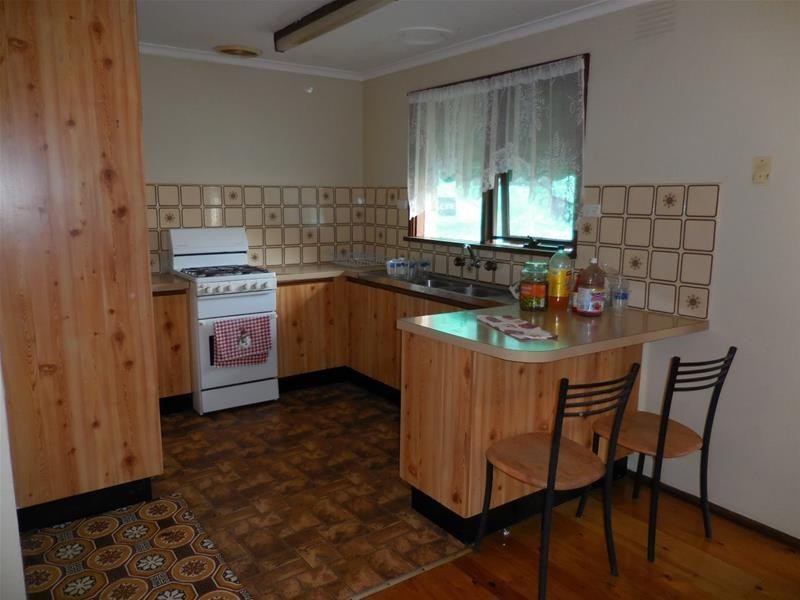 10 Whitestone Court, Endeavour Hills VIC 3802