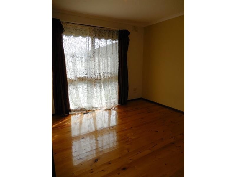 10 Whitestone Court, Endeavour Hills VIC 3802