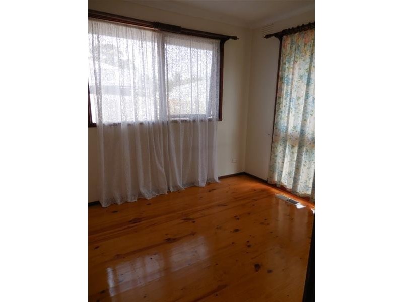 10 Whitestone Court, Endeavour Hills VIC 3802