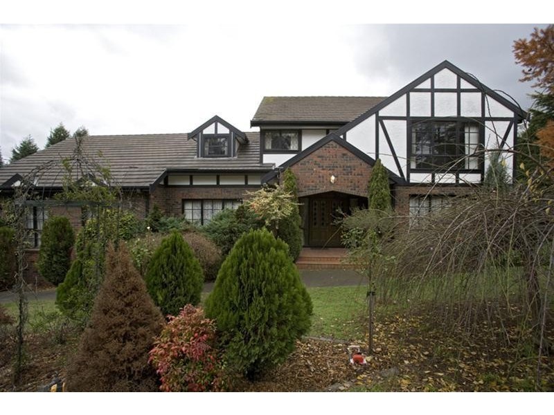 76 Churchill Park Drive, Lysterfield South VIC 3156