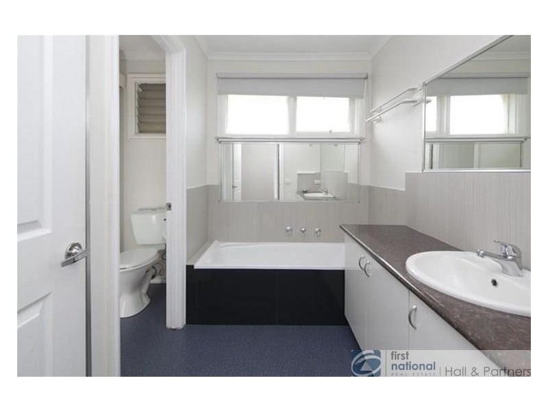 9 Rossiter Avenue, Endeavour Hills VIC 3802