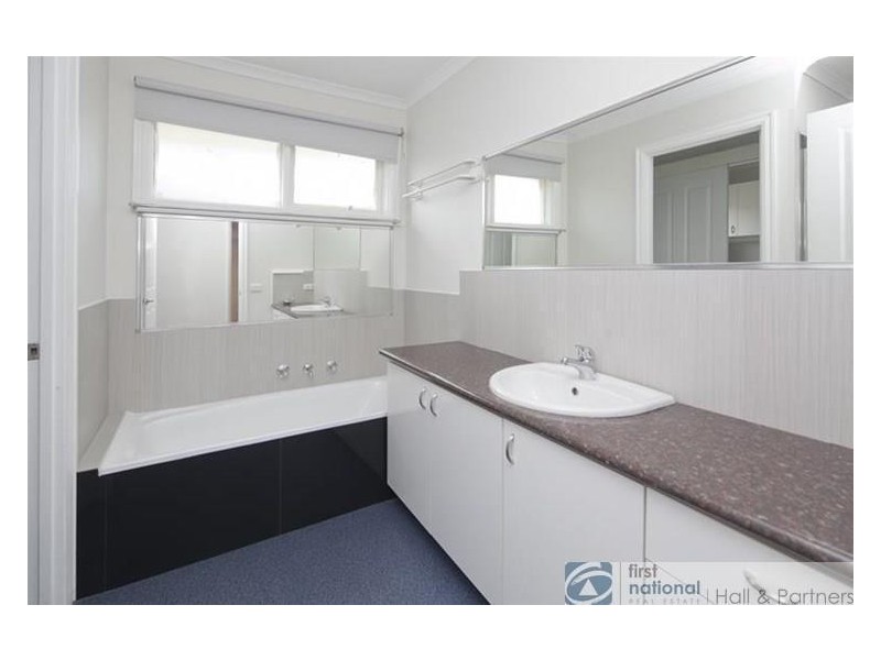 9 Rossiter Avenue, Endeavour Hills VIC 3802