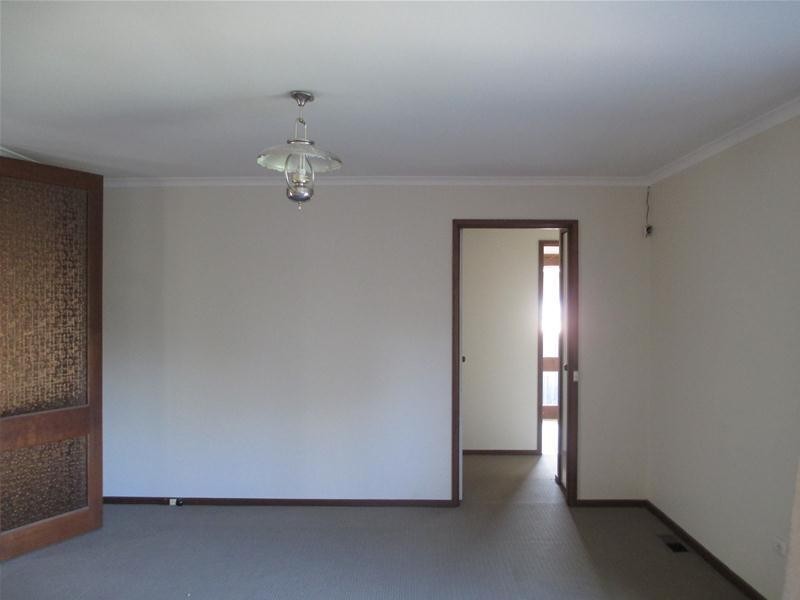 30 James Cook Drive, Endeavour Hills VIC 3802