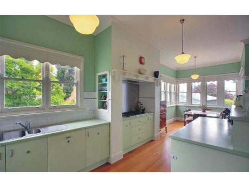 18 Birdwood Avenue, Dandenong VIC 3175