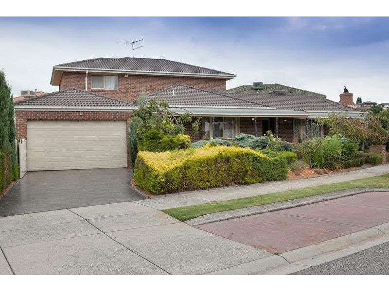 11 Erica Close, Endeavour Hills VIC 3802