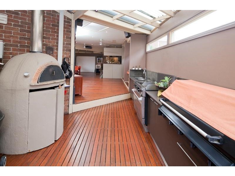 11 Erica Close, Endeavour Hills VIC 3802