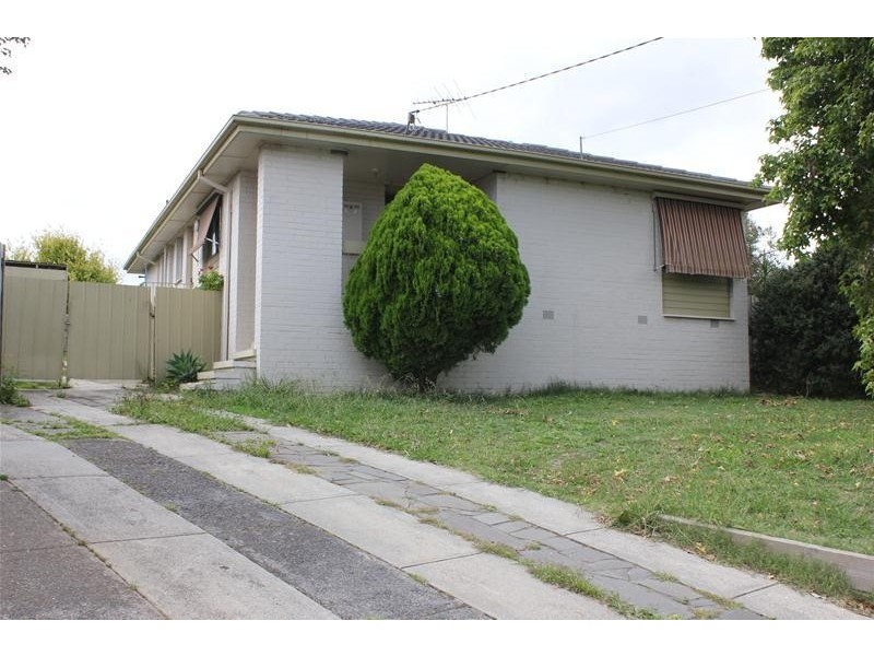 9 Village Drive, Hampton Park VIC 3976
