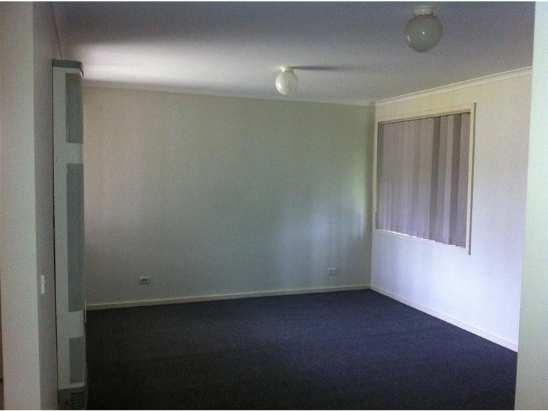 9 Village Drive, Hampton Park VIC 3976