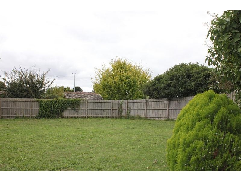 9 Village Drive, Hampton Park VIC 3976