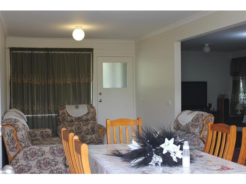 9 Village Drive, Hampton Park VIC 3976