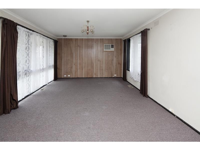 36 Ravenhill Crescent, Endeavour Hills VIC 3802