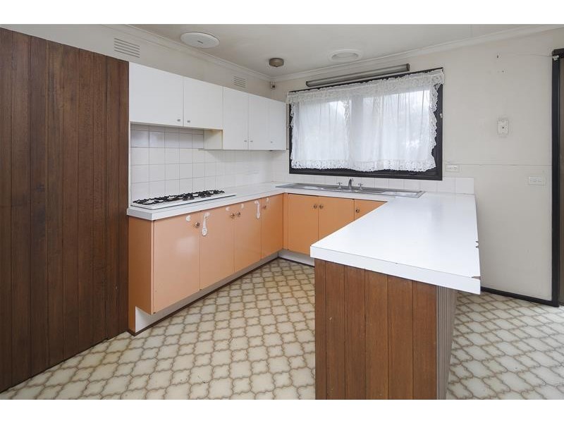 36 Ravenhill Crescent, Endeavour Hills VIC 3802