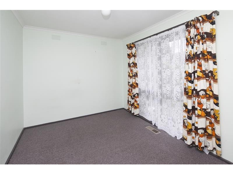 36 Ravenhill Crescent, Endeavour Hills VIC 3802