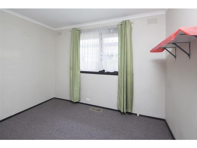 36 Ravenhill Crescent, Endeavour Hills VIC 3802