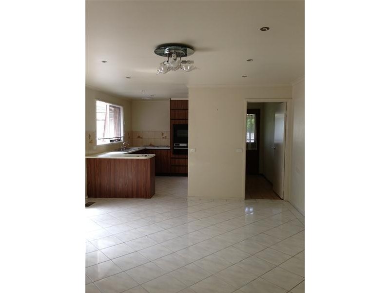 6 Thurso Court, Endeavour Hills VIC 3802