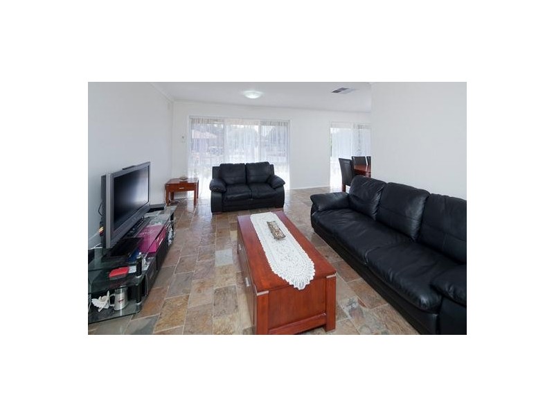 18 Grove End Road, Endeavour Hills VIC 3802