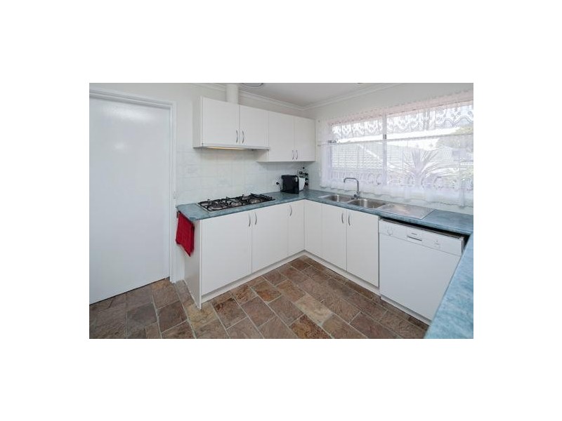 18 Grove End Road, Endeavour Hills VIC 3802