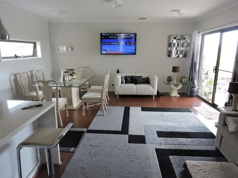 7 Springleaf Avenue, Clyde North VIC 3978