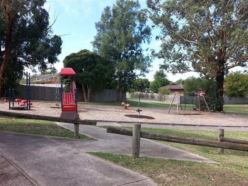 9 Cormorant Close, Endeavour Hills VIC 3802