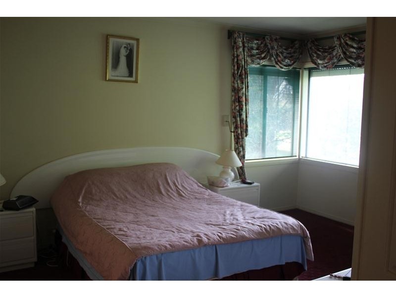 8 Tolmie Rise, Hallam VIC 3803