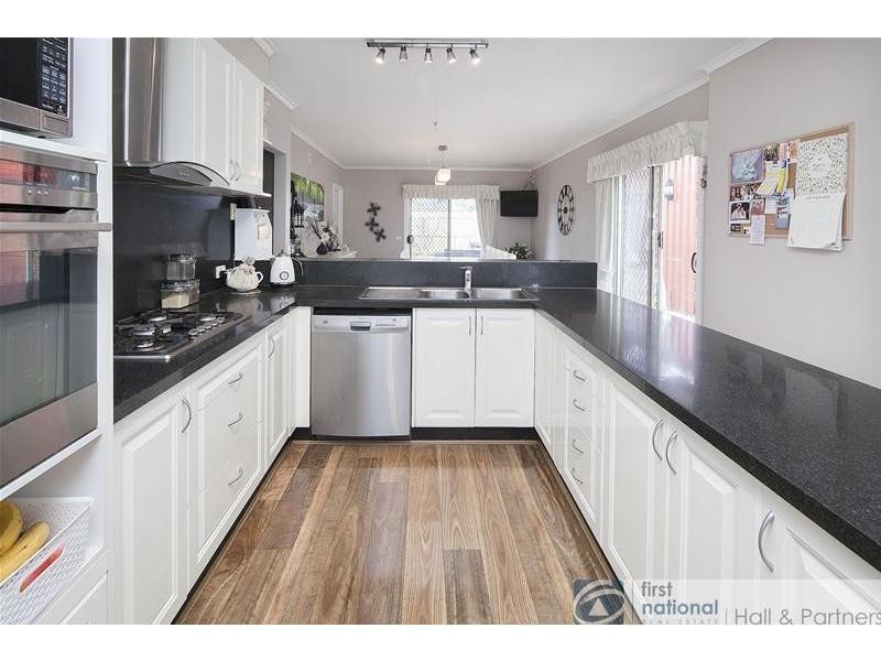 27 Craig Road, Devon Meadows VIC 3977