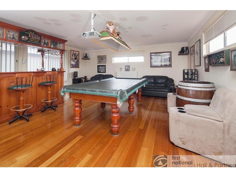 27 Craig Road, Devon Meadows VIC 3977