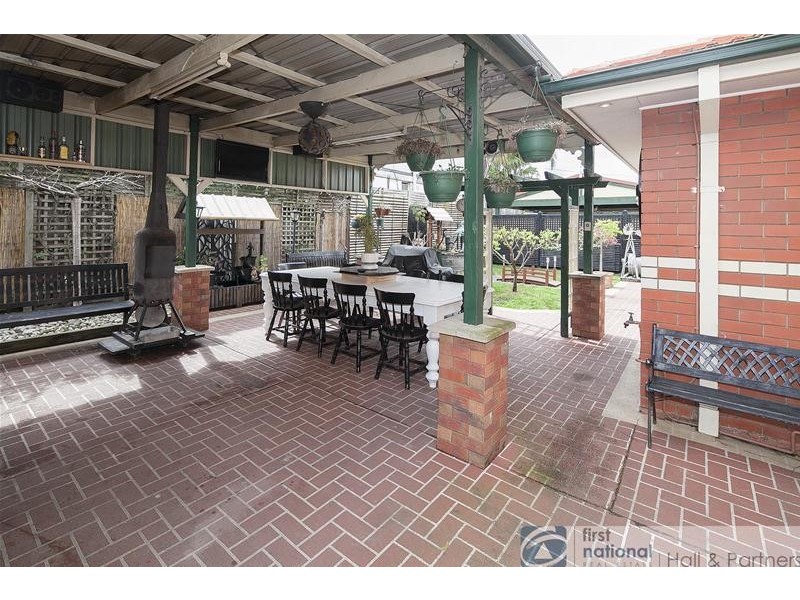 27 Craig Road, Devon Meadows VIC 3977