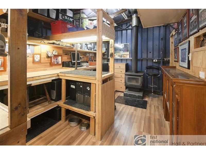 27 Craig Road, Devon Meadows VIC 3977