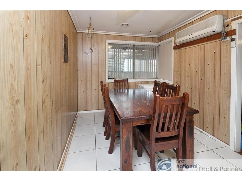 33 Shalimar Crescent, Dandenong North VIC 3175