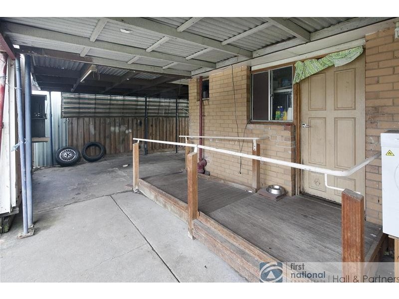 33 Shalimar Crescent, Dandenong North VIC 3175